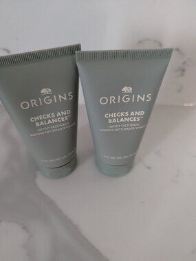 Origins checks and balances frothy face wash